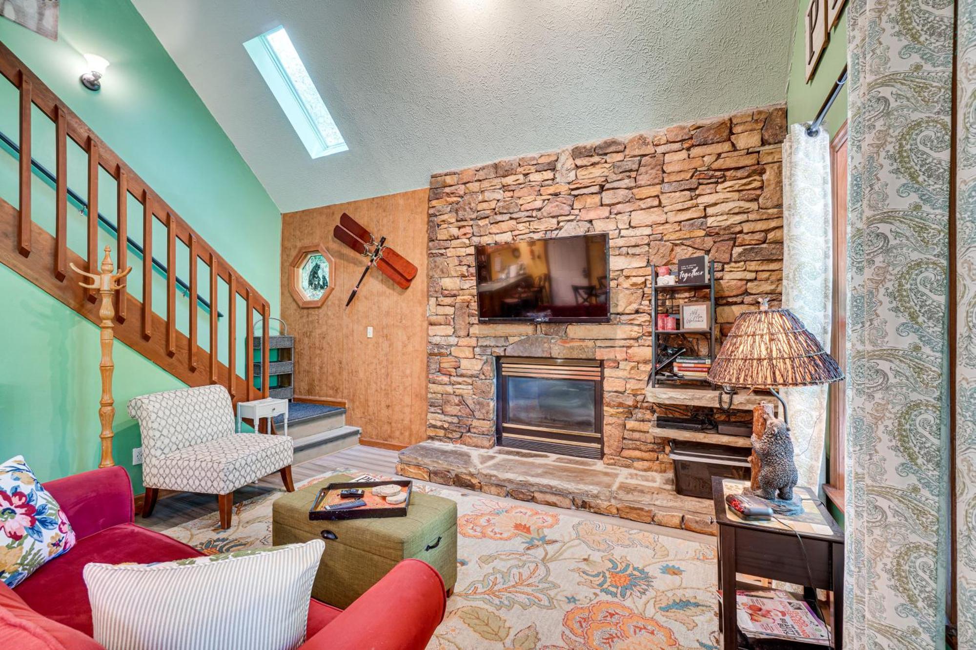 Smoky Mountain Cabin With Deck And Hot Tub! Pigeon Forge Dış mekan fotoğraf